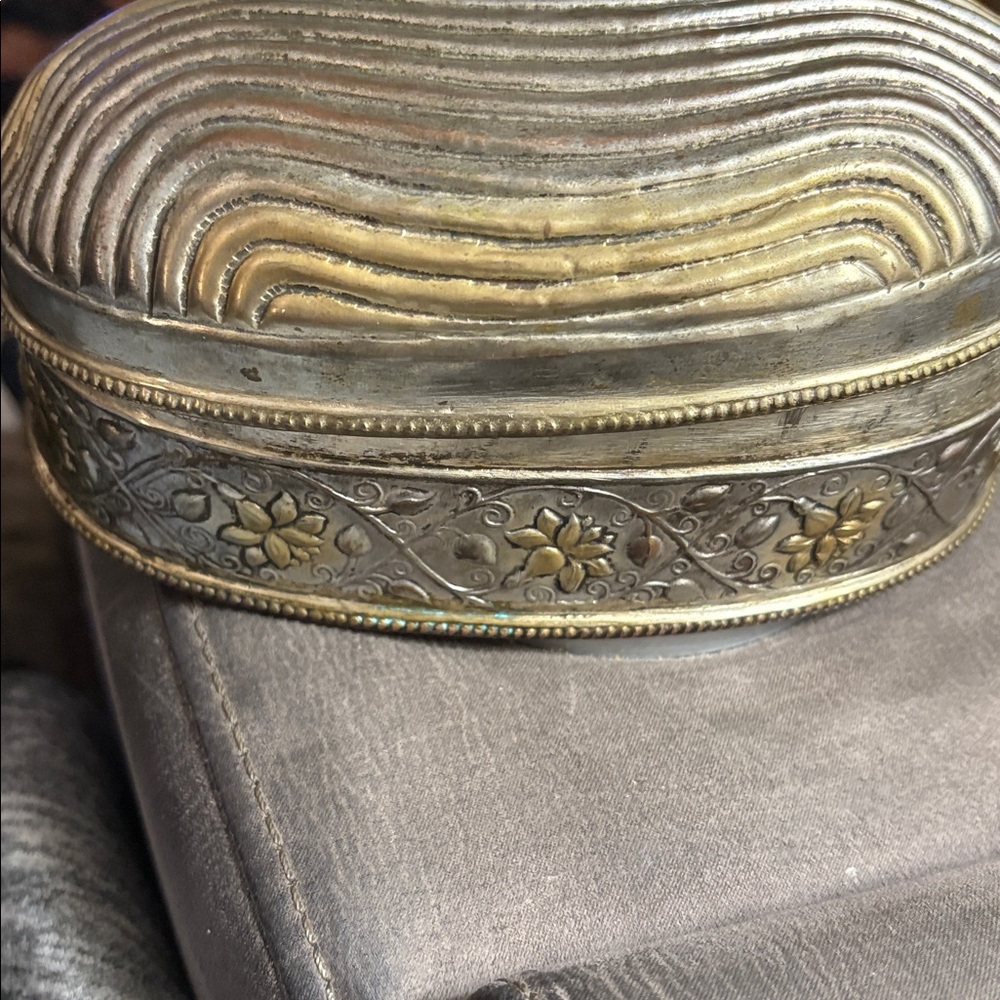 Victorian gilted Elegant Sterling Silver and Gold Box , "10" makers mark 
19th